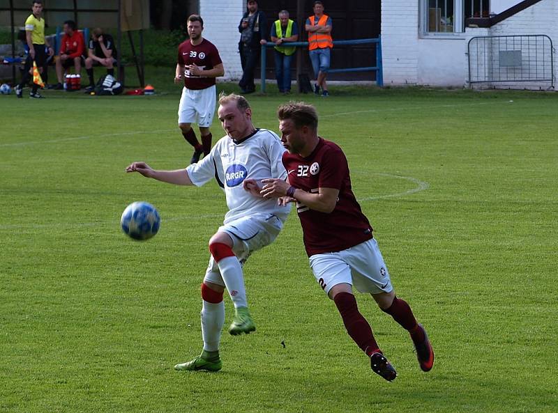Z fotbalového utkání krajského přeboru Bohemia Poděbrady - Tuchlovice (1:3)