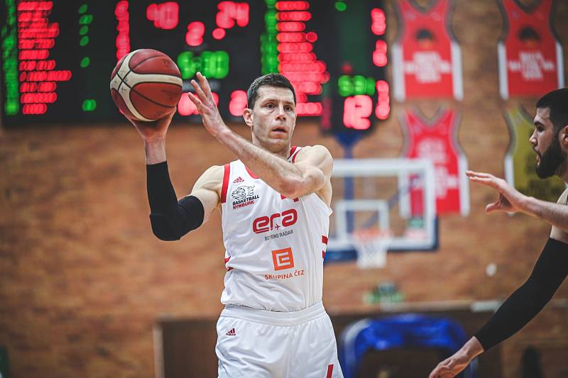 Nymburský basketbalista Petr Benda.