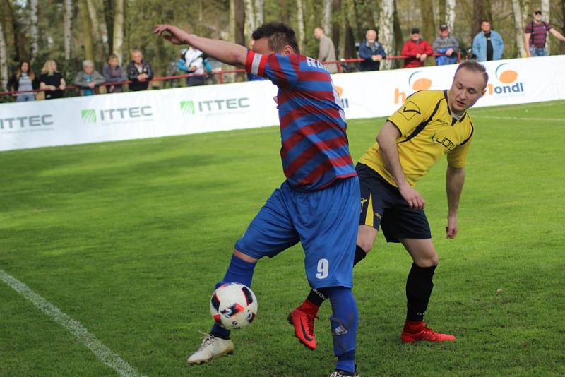 Z fotbalového utkání I.B třídy Loučeň - Pátek (4:0)