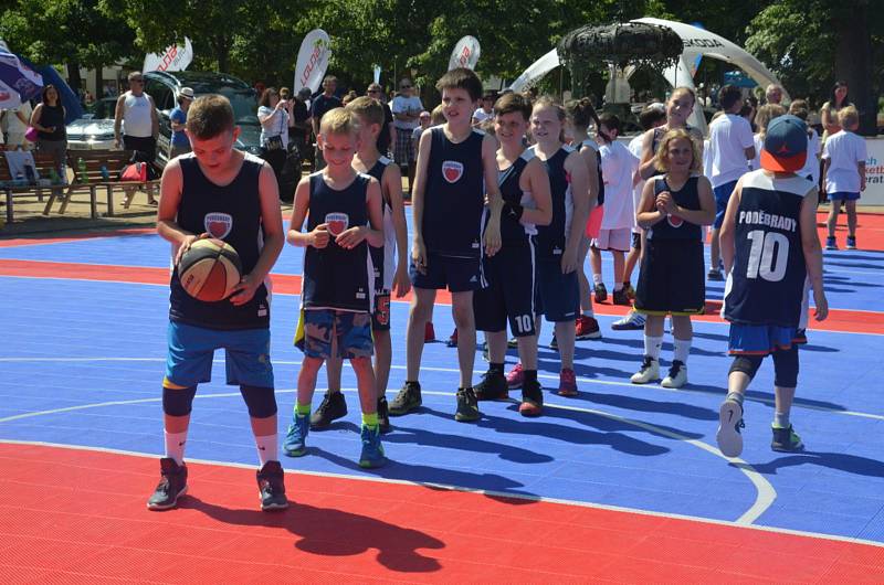 Basketbalový klub z Poděbrad oslavil sedmdesáté narozeniny.