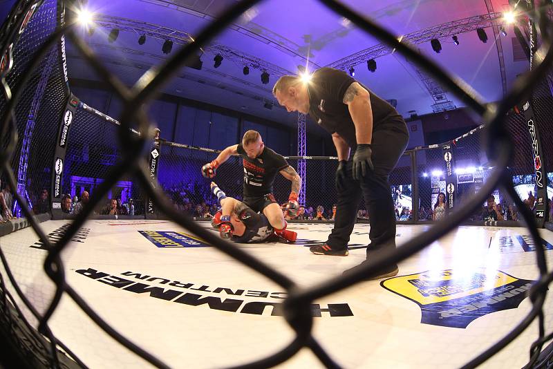 Galevečer MMA GCF 61 Cage Fight Nymburk se ve Sportovním centru konal v neděli 26. ledna.