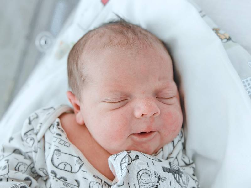 Patrik Baroch se narodil v nymburské porodnici 18. května 2022 v 5:20 hodin s váhou 3240 g a mírou 50 cm. Prvorozeného chlapečka si do Milovic odvezli maminka Veronika a tatínek Patrik.