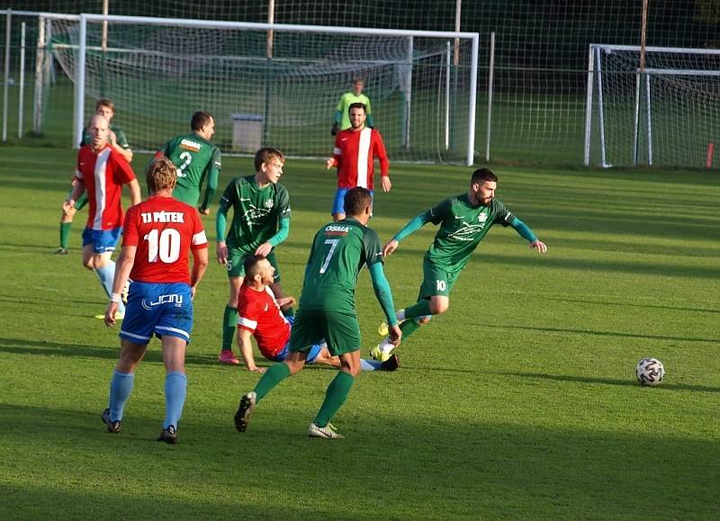 Z fotbalového utkání I.B třídy Semice - Pátek (2:2)