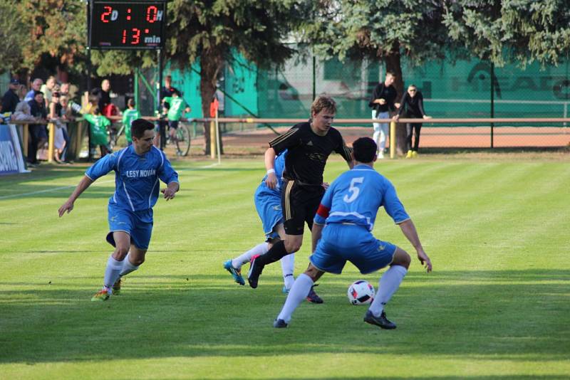 Z fotbalového utkání I.A třídy Sokoleč - Polepy (3:4)