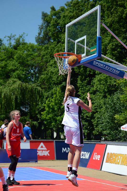 Basketbalový klub z Poděbrad oslavil sedmdesáté narozeniny.