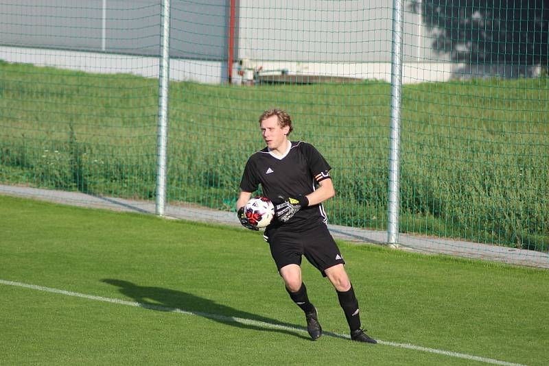 Z fotbalového utkání okresního přeboru Bohemia Poděbrady B - Přerov nad Labem