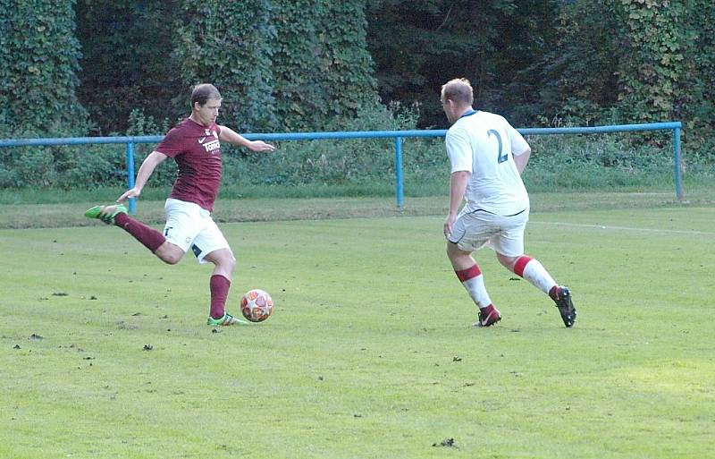 Z fotbalového utkání krajského přeboru Bohemia Poděbrady - Tuchlovice (0:0, na penalty 4:2)