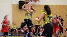 Z basketbalového utkání Středočeského přeboru starších minižákyň U13 Sadská - Mladá Boleslav (119:12)