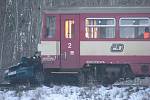 Škoda Octavia vjela u Strak přímo pod kola vlaku