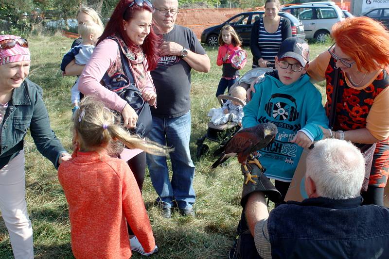 Z podzimní slavnosti v Krchlebech spojené s ukázkami lidových řemesel.