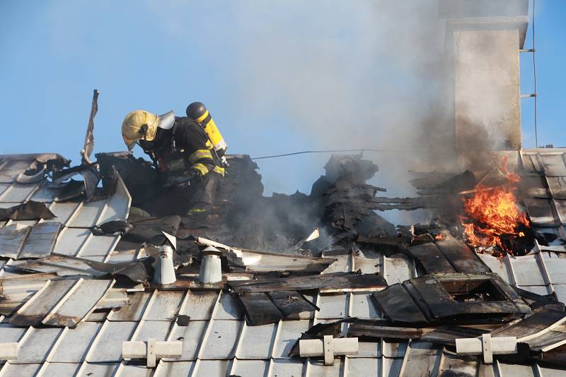 Požár domu v Lysé nad Labem.