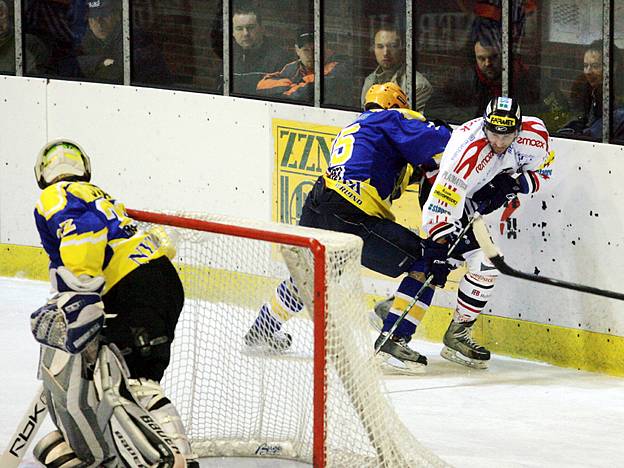 Hokejisté Nymburka prohráli s Chrudimí ve 3. utkání play off 3:8.