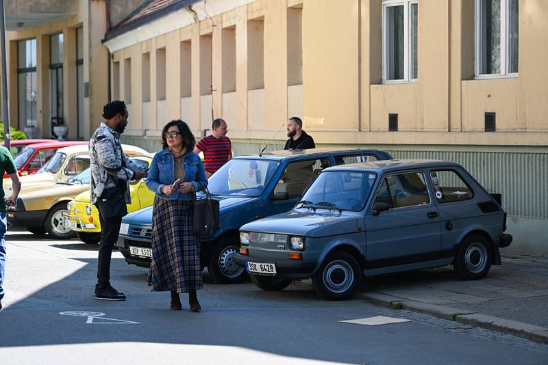 Na Poděbradské kolonádě se uskutečnilo již 23. setkání italských aut.