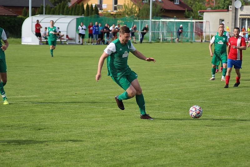 Z fotbalového utkání I.B třídy Pátek - Sadská (1:0)