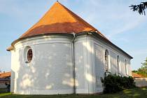 Evangelický kostel ve Velenicích.