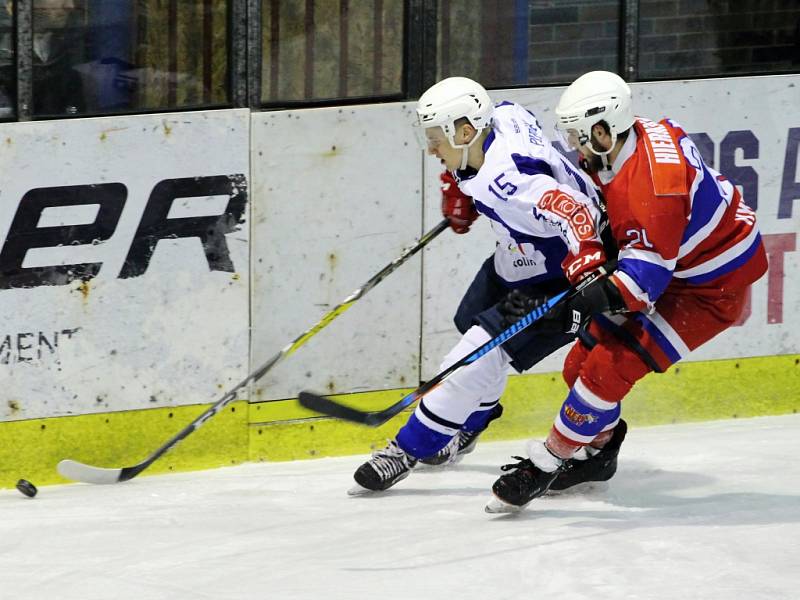 Z hokejového utkání druhé ligy Nymburk - Kolín (2:8