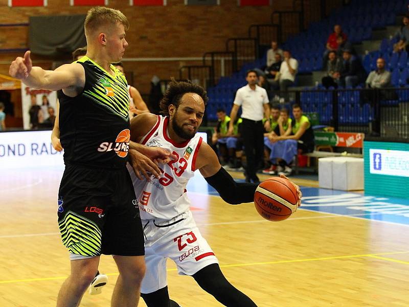 Z basketbalového utkání Kooperativa NBL Nymburk - Ústí nad Labem (112:76)