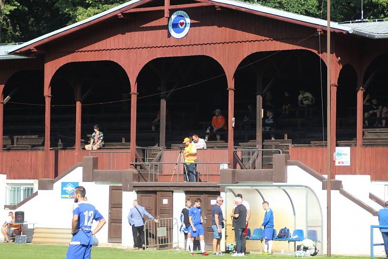 Z fotbalového utkání I.A třídy Slovan Poděbrady - Pšovka Mělník (4:1)