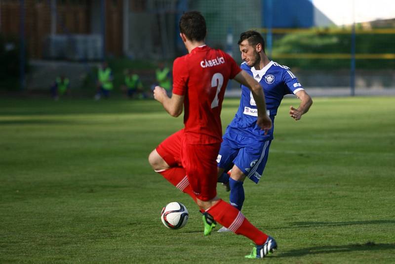 Z fotbalového utkání MOL Cupu Kolín - Králův Dvůr (0:1)