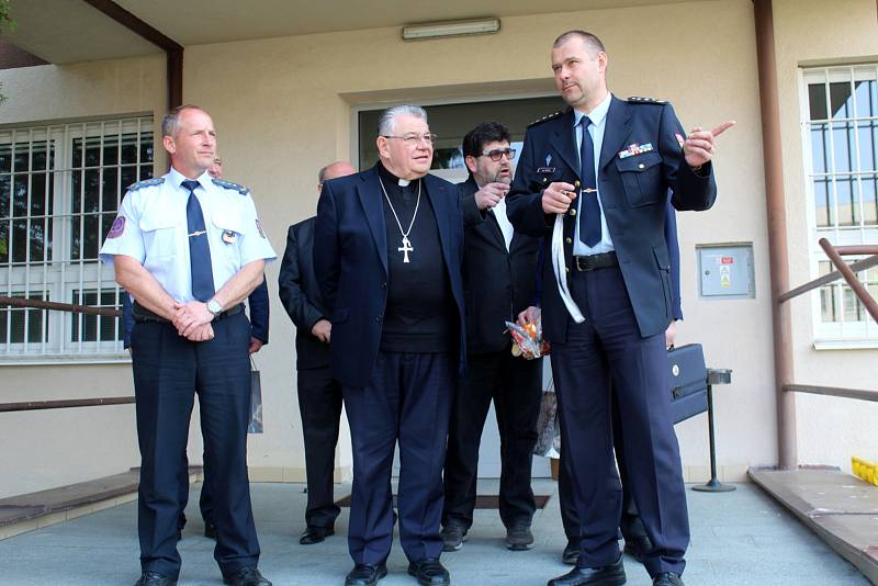 Kardinál Dominik Duka strávil dopoledne v jiřické věznici.