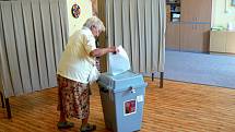 Volby na ZŠ Tyršova v Nymburce.