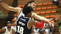 Z basketbalového utkání nadstavby Kooperativa NBL Nymburk - Děčín (97:53)