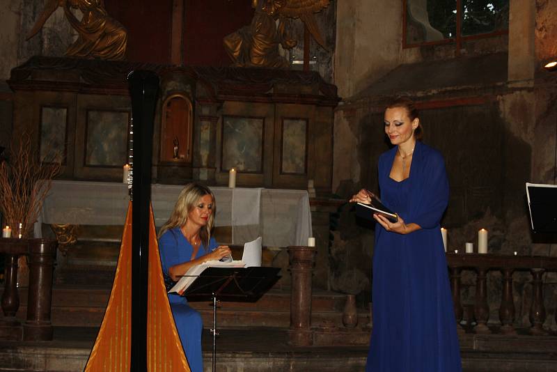 Kaple sv. Jana Nepomuckého v Nymburce zažila výjimečný koncert i bohoslužbu.