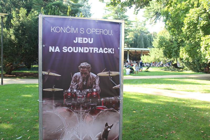 Filmový festival Soundtrack se probouzí k životu.