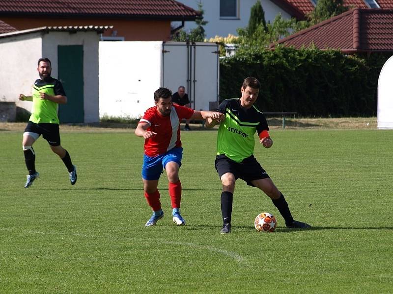 Z fotbalového utkání I.B třídy Pátek - Městec Králové (4:4)