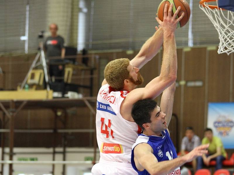 Z basketbalového utkání play off Mattoni NBL Nymburk - USK Praha