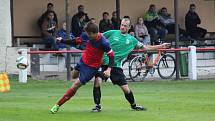 Fotbalisté Městce Králové porazili v souboji o první příčku tabulky okresního přeboru Rožďalovice 3:1.