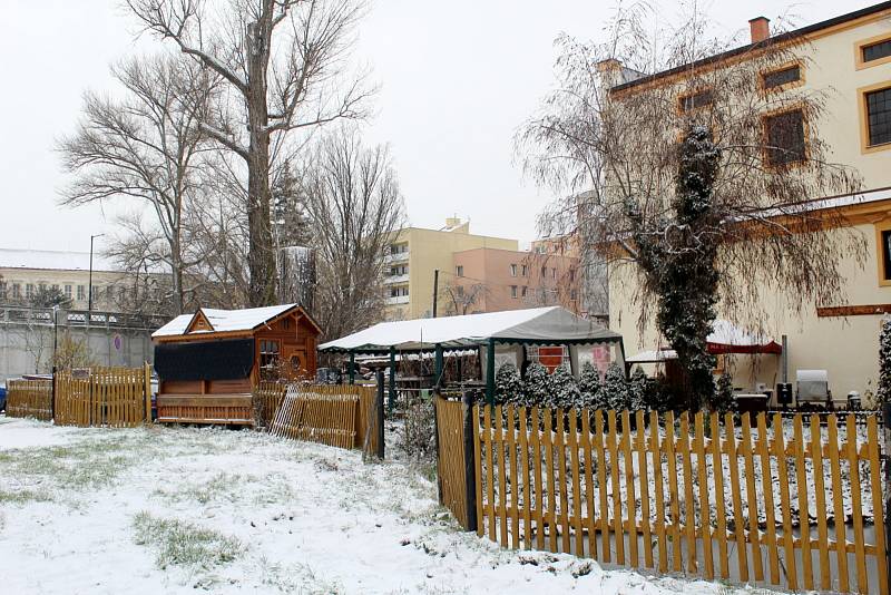 Loni 3. prosince se po delší době v Nymburce alespoň brzy ráno objevila souvislá bílá pokrývka sněhu, o níž se dalo hovořit v několikacentimetrové výšce.