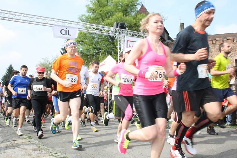 První ročník půlmaratonu a "čtvrtky" v Nymburce.