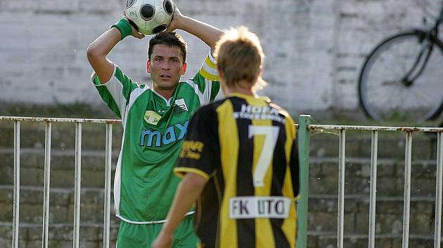 Z okresního fotbalového derby krajského přeboru Polaban Nymburk - Litol (1:0)