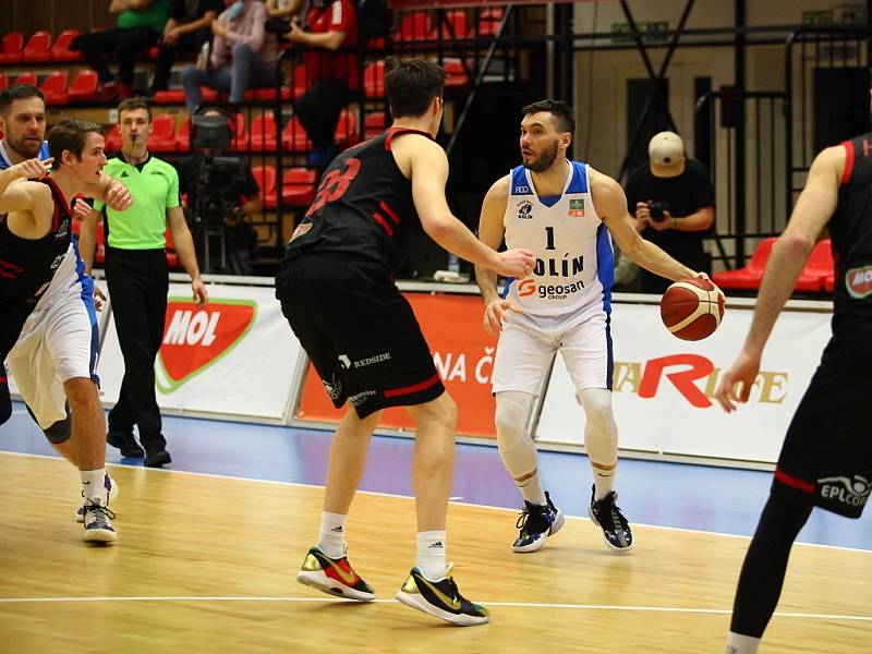 Z finále basketbalového Českého poháru Nymburk - Kolín