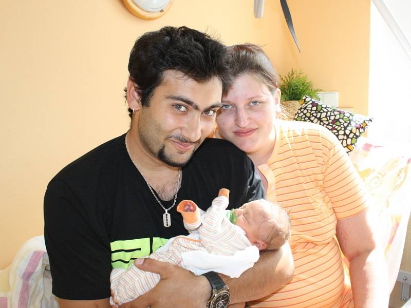 DAN JE PRVOROZENÝ. Dan Marcin se narodil do rodiny Barbory a Marcela z Poděbrad 18. května 2013 v 8.47 hodin. Vážil přesně tři kilogramy a měřil 47 cm. Rodiče si svého prvorozeného potomka nechali dopředu prozradit.
