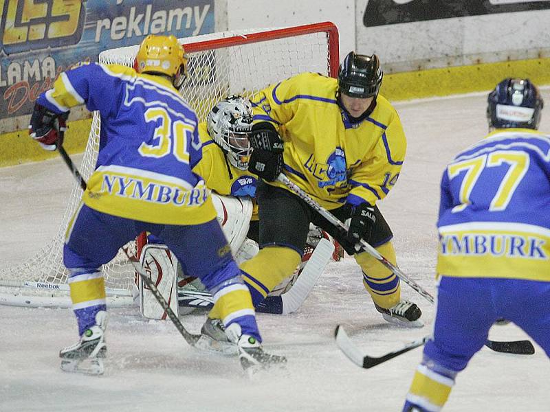 Z utkání druhé hokejové ligy Nymburk - Benešov (2:6)