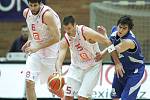 Z basketbalového utkání nejvyšší soutěže Nymburk - USK Praha (91:52)