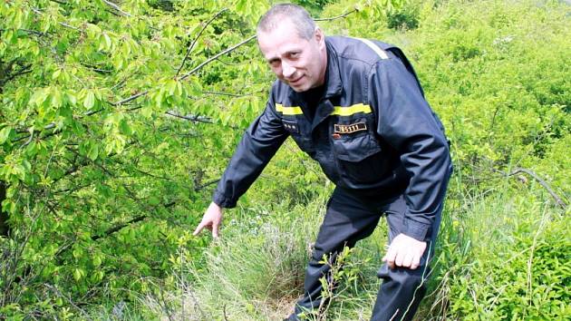 Kraj srázu, odkud se nakonec zoufalý muž málem zřítil