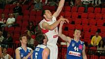 Z basketbalového utkání play off Mattoni NBL Nymburk - USK Praha (90:55)
