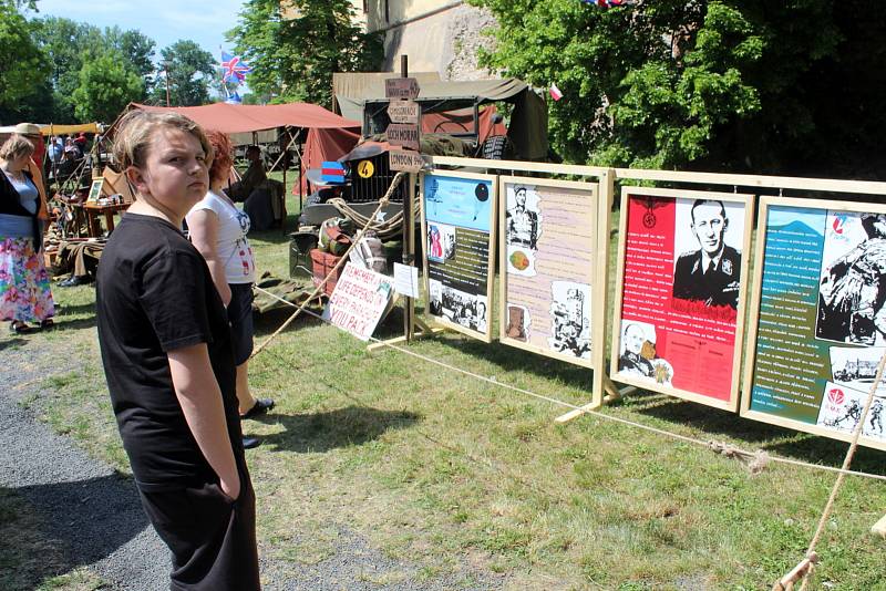 Členové vojenských klubů se ve spolupráci s poděbradskou radnicí rozhodli připomenout 80. výročí od spáchání atentátu na říšského protektora Reinharda Heydricha.