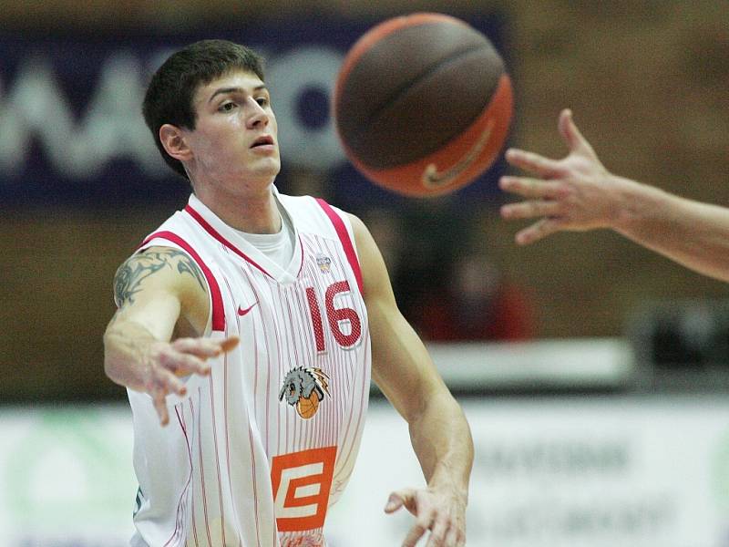 Z utkání Mattoni NBL Nymburk - Opava (91:60).