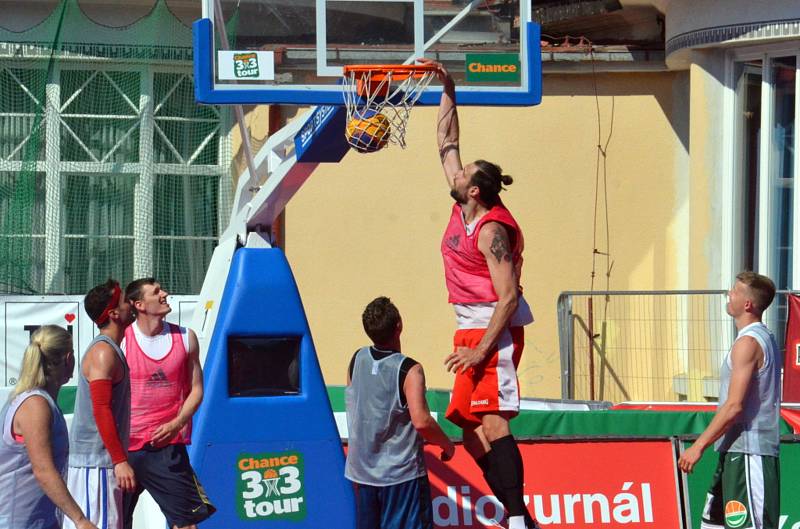 Basketbalový klub z Poděbrad oslavil sedmdesáté narozeniny.