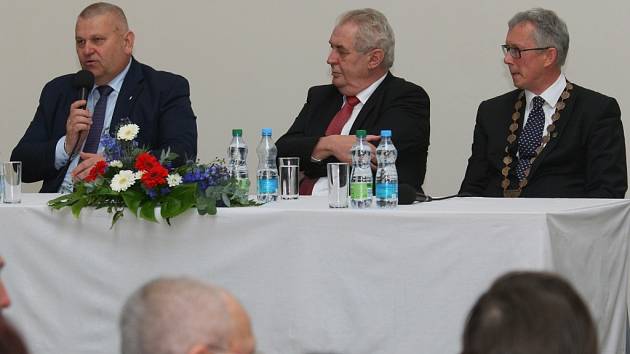 Prezident ČR Miloš Zeman na návštěvě v Milovicích na Nymbursku.