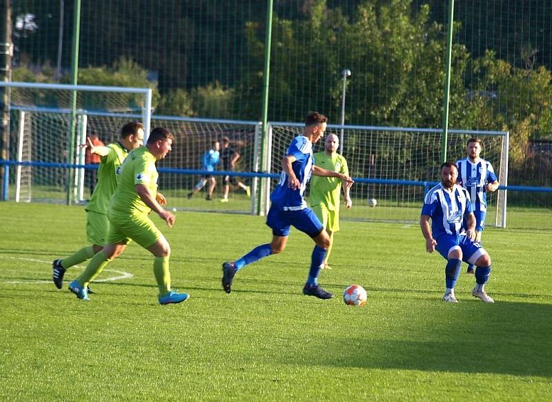 Z fotbalového utkání I.B třídy Sadská - Vykáň (2:3)