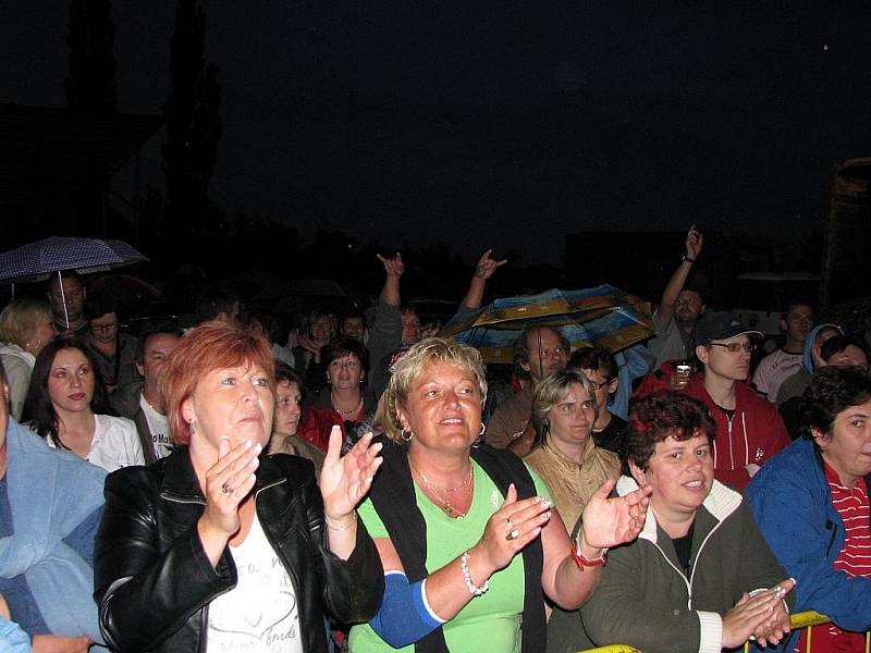 Legendární Olympic vzali za srdce snad každého, kdo přišel na jejich koncert v sobotu večer do Netřebic. 