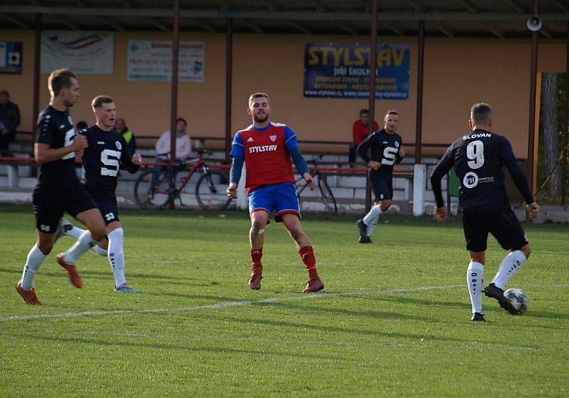 Z fotbalového utkání I.B třídy Městec Králové  - Slovan Poděbrady (0:1)