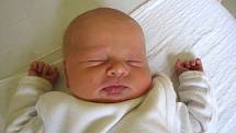 ANETKA JE PRVOROZENÁ. V pátek 1. srpna ve 12.57 hodin se rodičům Petře a Josefovi z Milčič narodila dcera Aneta Králová. Prvorozená měřila 48 centimetrů a vážila 3350 gramů.