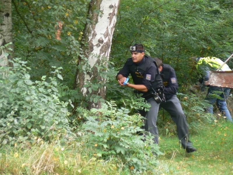 Cvičení proti teroristům v roce 2013 v areálu Školního policejního střediska v Sadské.