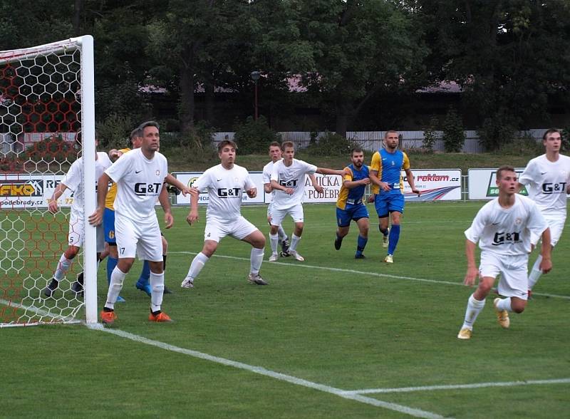 Z fotbalového utkání okresního přeboru Bohemia Poděbrady B - Všejany (2:1)